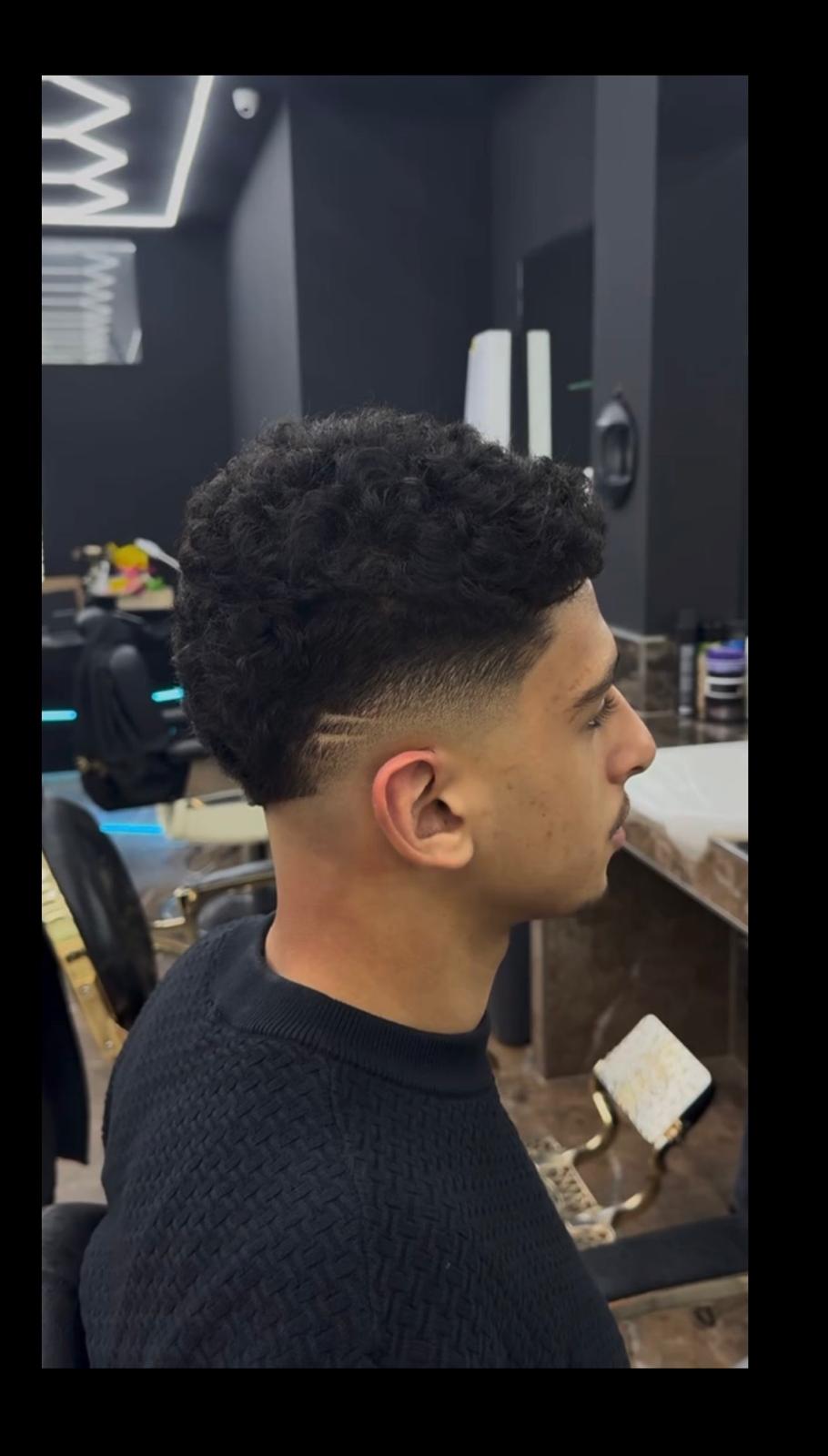 Curly Top mit Drop Fade